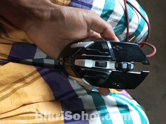 T9 RGB lighting gaming mouse